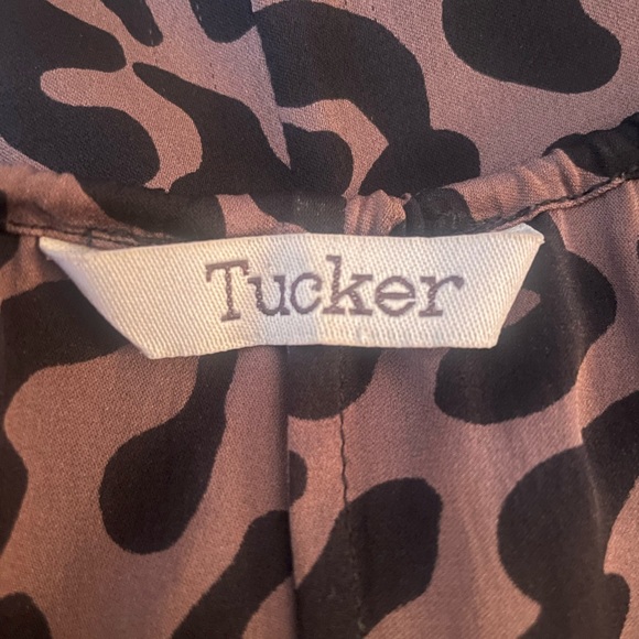 Tucker size small animal print skinny strap camisole in 100% silk - Picture 4 of 7